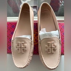 TORY BURCH LOWELL 2 DRIVER - TUMBLED LEATHER COLOR: BALLET PINK SIZE 8